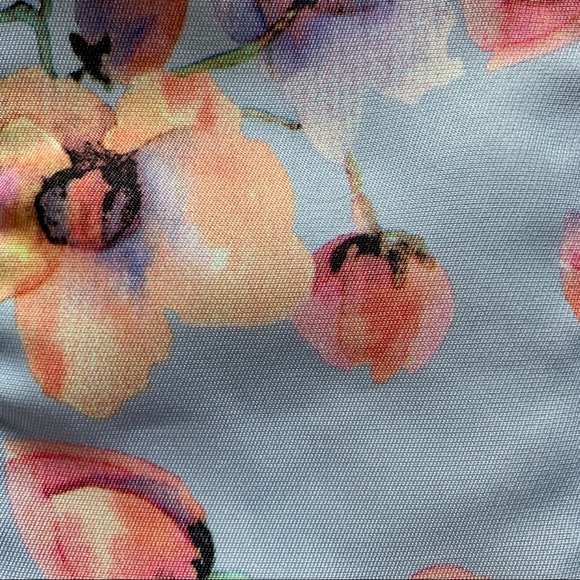 Light Blue Floral Cutout Crop Top - Picture 6 of 6